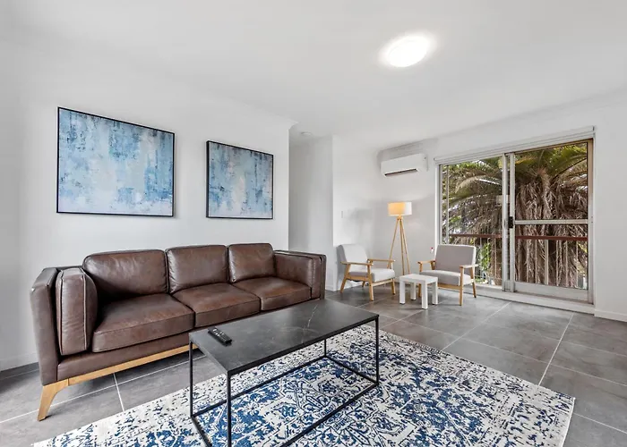 Spacious 3Brm Close To Gabba With Car Park & Wifi